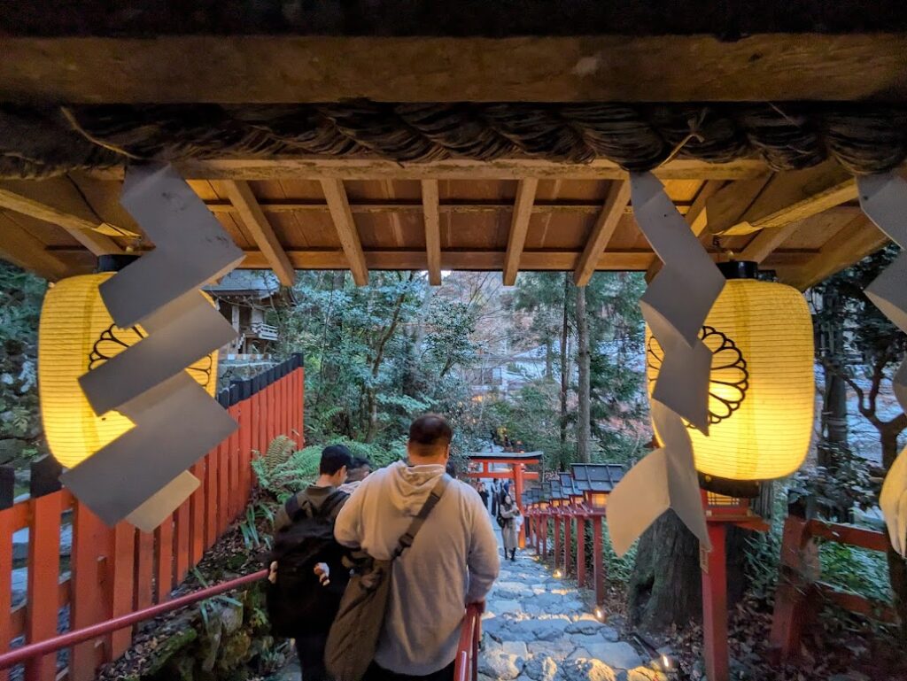 奥宮へ