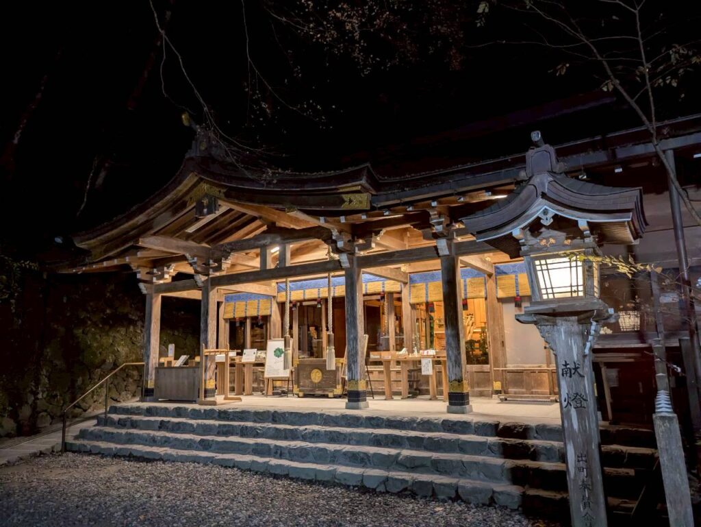 貴船神社の本宮夜