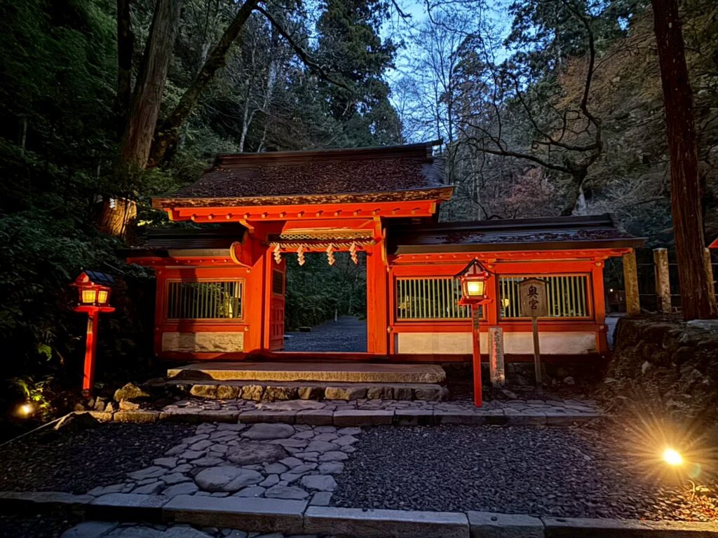奥宮の鳥居