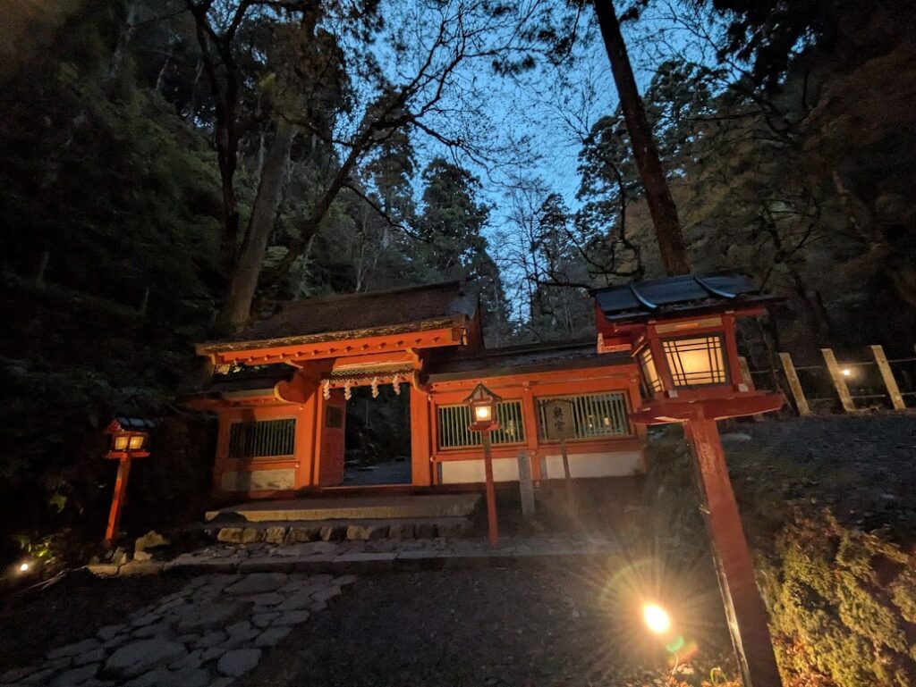 奥宮の鳥居