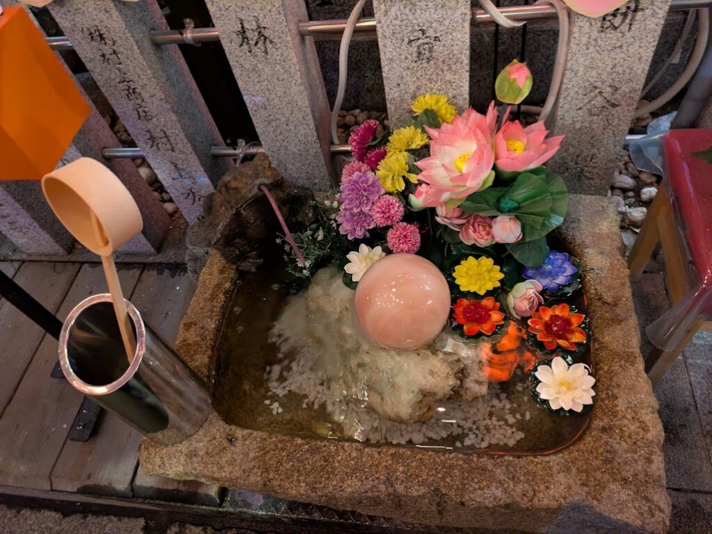 露天神社の花手水