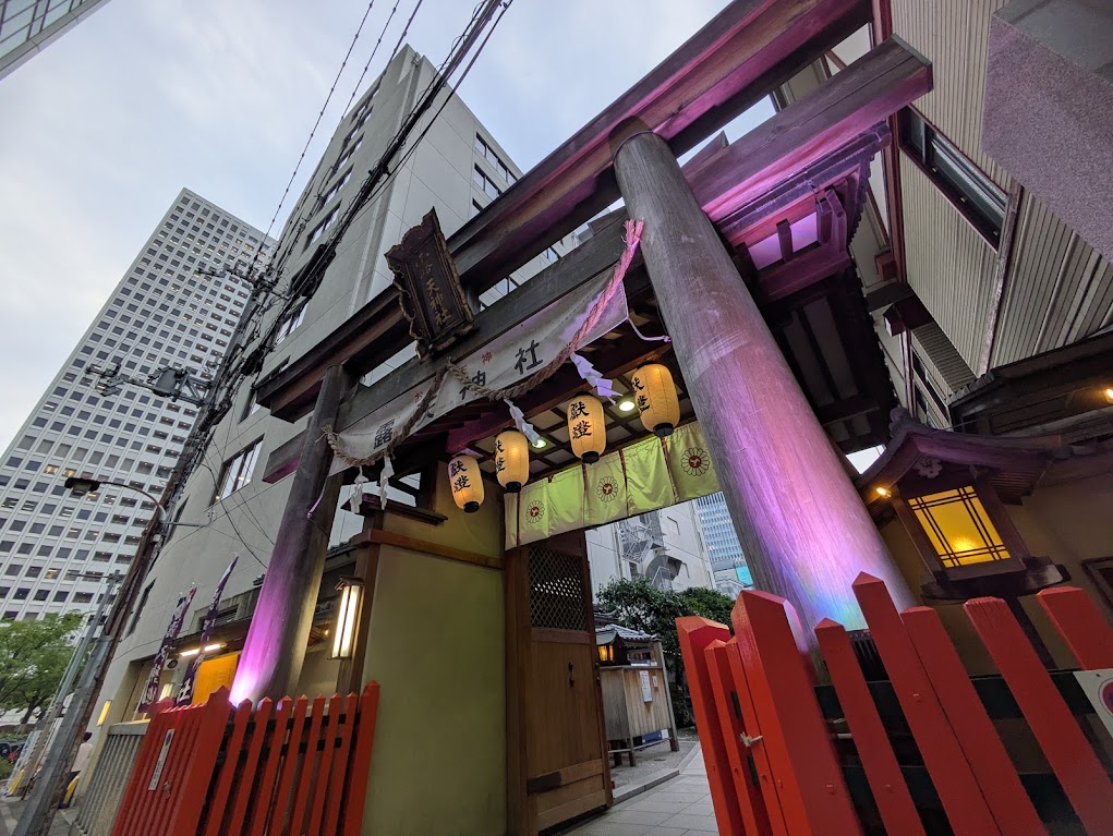 露天神社夜