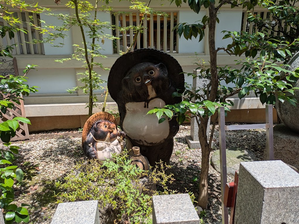 露天神社境内